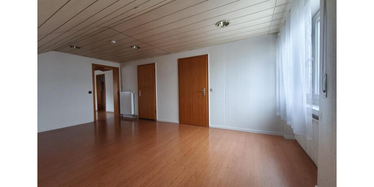 Dachgeschoßwohnung Plettenberg - 4 Zimmer, 68 m&sup2;, 450&euro; | Angebot:24743891