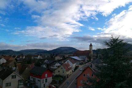 Helle 3-Zimmer Wohnung im 5. OG mit Stellpatz und zwei Balkonen 3 zimmer
