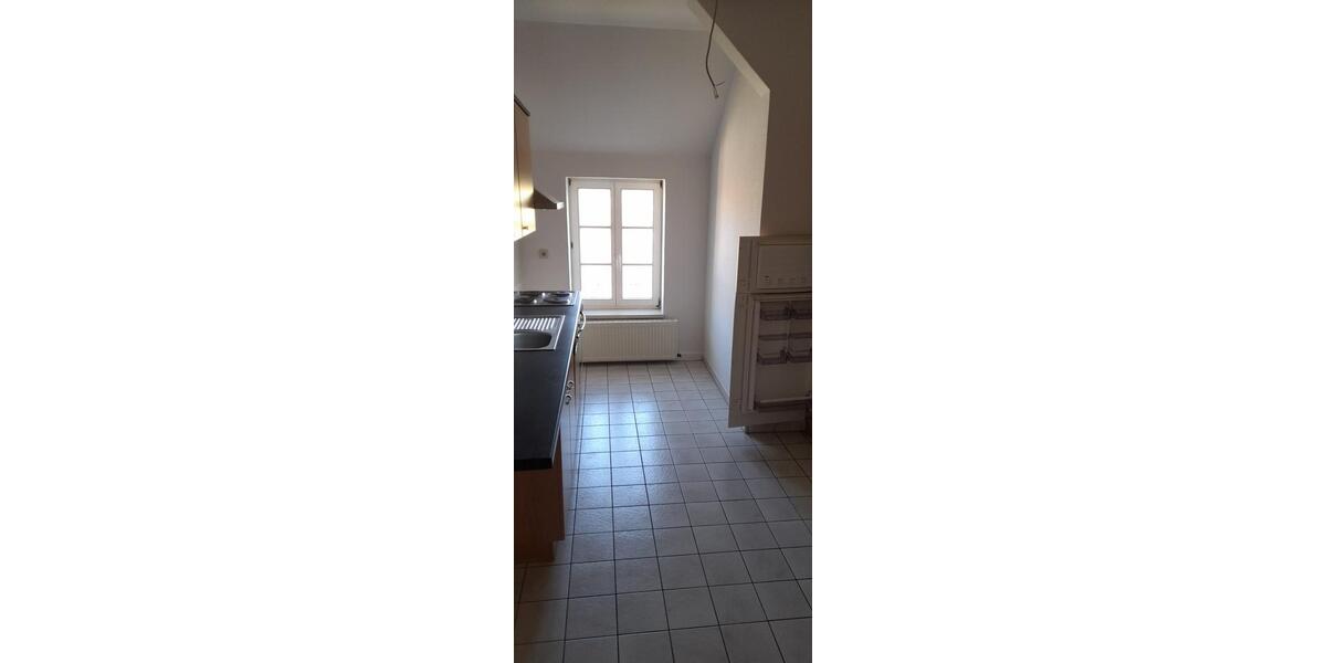 Dachgeschoßwohnung Stendal - 4 Zimmer, 101 m&sup2;, 650&euro; | Angebot:26279625