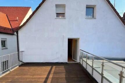 Wohnung Eckental - 6 Zimmer, 180 m&sup2;, 1.350&euro; | Angebot:25853985