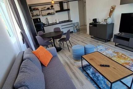 Wunderschöne 1 Zimmer Wohnung mit tollem Blick, Balkon und Stellplätzen 1 zimmer