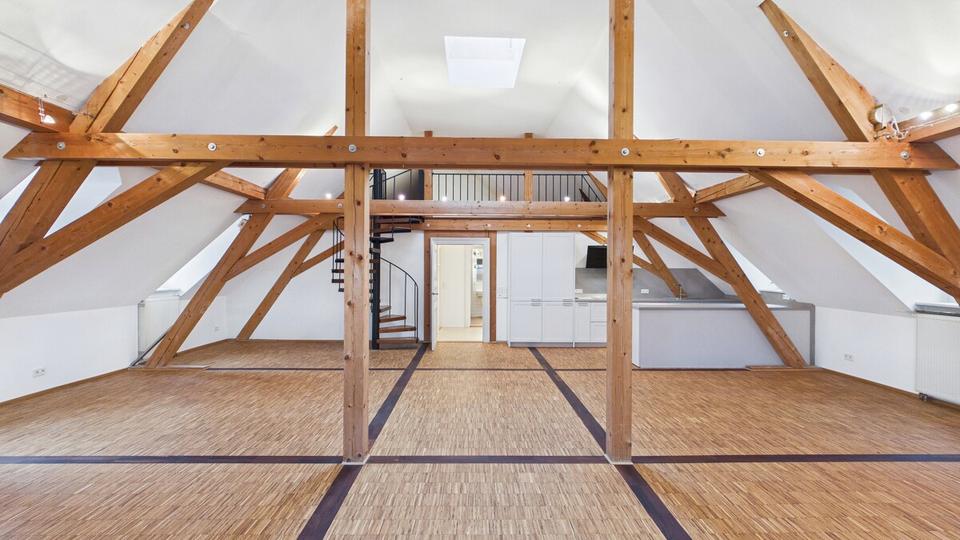 Dachgeschoßwohnung Leutkirch im Allgäu - 2 Zimmer, 100 m&sup2;, 950&euro; | Angebot:25900791