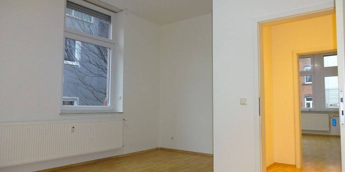 CHARMANTE, MODERNISIERTE ALTBAUWOHNUNG NÄHE POMPEJANUMSGARTEN 3 zimmer