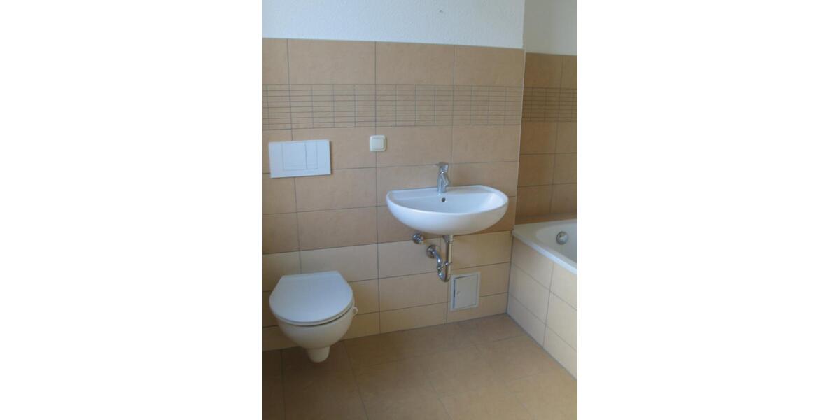 Hochparterre Stavenhagen - 3 Zimmer, 67 m&sup2;, 400&euro; | Angebot:26532077