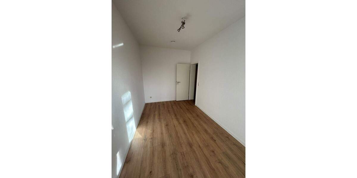 Etagenwohnung Plauen Stadtmitte - 3 Zimmer, 68 m&sup2;, 375&euro; | Angebot:26486458