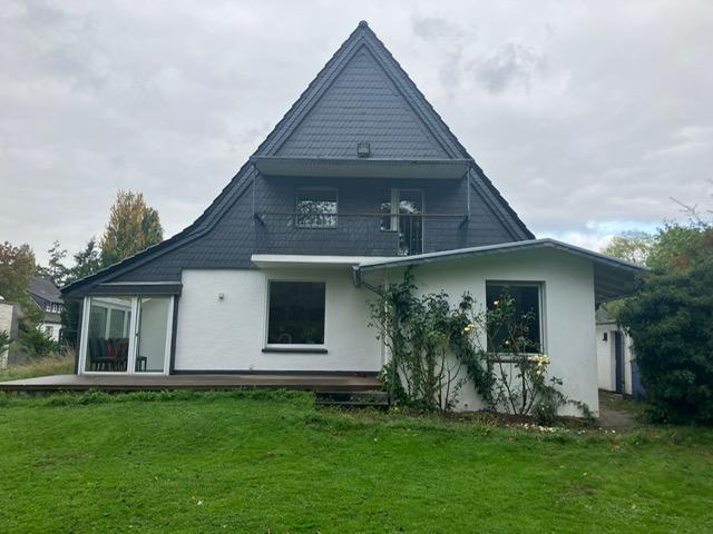 Einfamilienhaus Duisburg Huckingen - 8 Zimmer, 180 m&sup2;, 2.900&euro; | Angebot:23551802