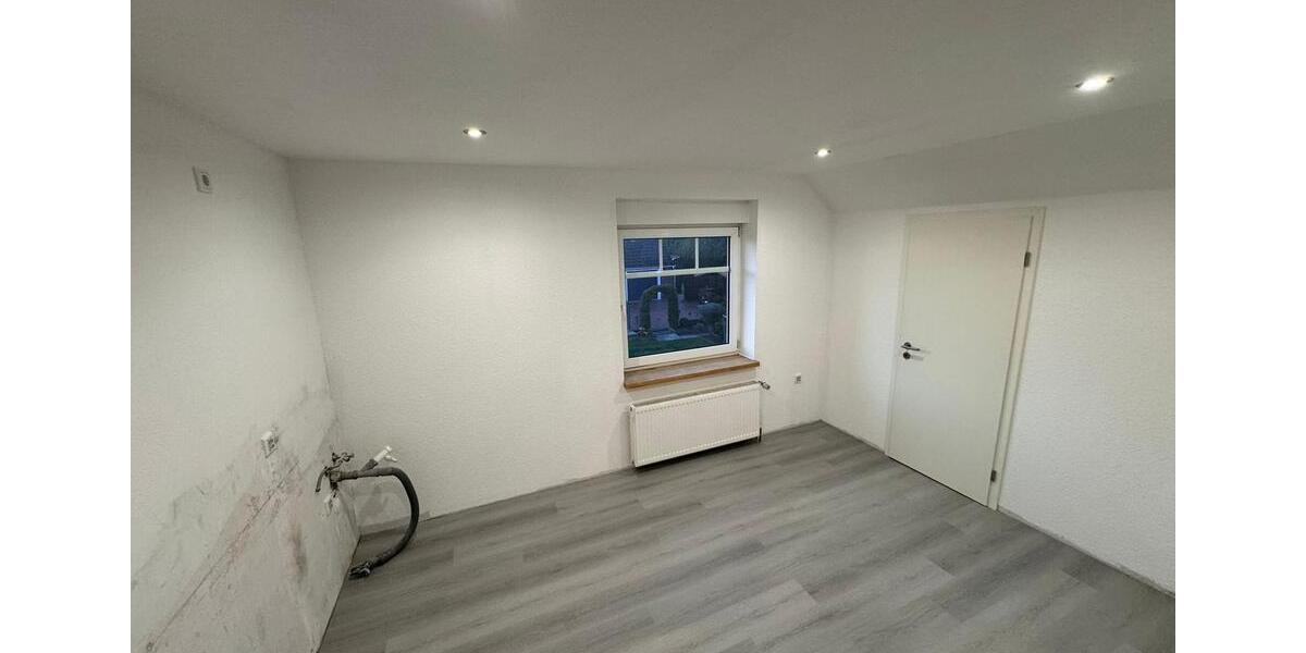 Dachgeschoßwohnung Saterland - 4 Zimmer, 94 m&sup2;, 750&euro; | Angebot:26512609
