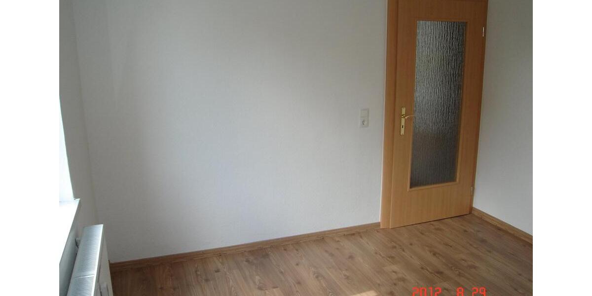Erdgeschoßwohnung Bitterfeld-Wolfen Bitterfeld - 2 Zimmer, 40 m&sup2;, 280&euro; | Angebot:26587420