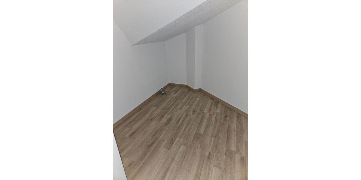 Etagenwohnung Burgstädt - 3 Zimmer, 79 m&sup2;, 490&euro; | Angebot:26442322