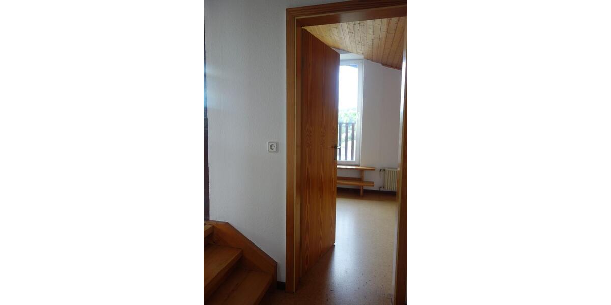 Dachgeschoßwohnung Bad Zwesten - 4 Zimmer, 75 m&sup2;, 500&euro; | Angebot:26676028