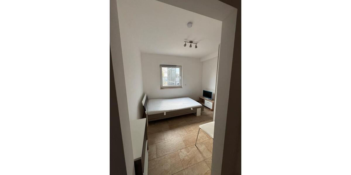 Erdgeschoßwohnung Roßtal - 1 Zimmer, 20 m&sup2;, 450&euro; | Angebot:25663286