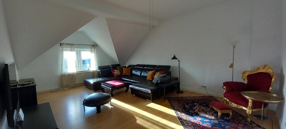 Großes WG-Zimmer möbliert in SG-Ohligs