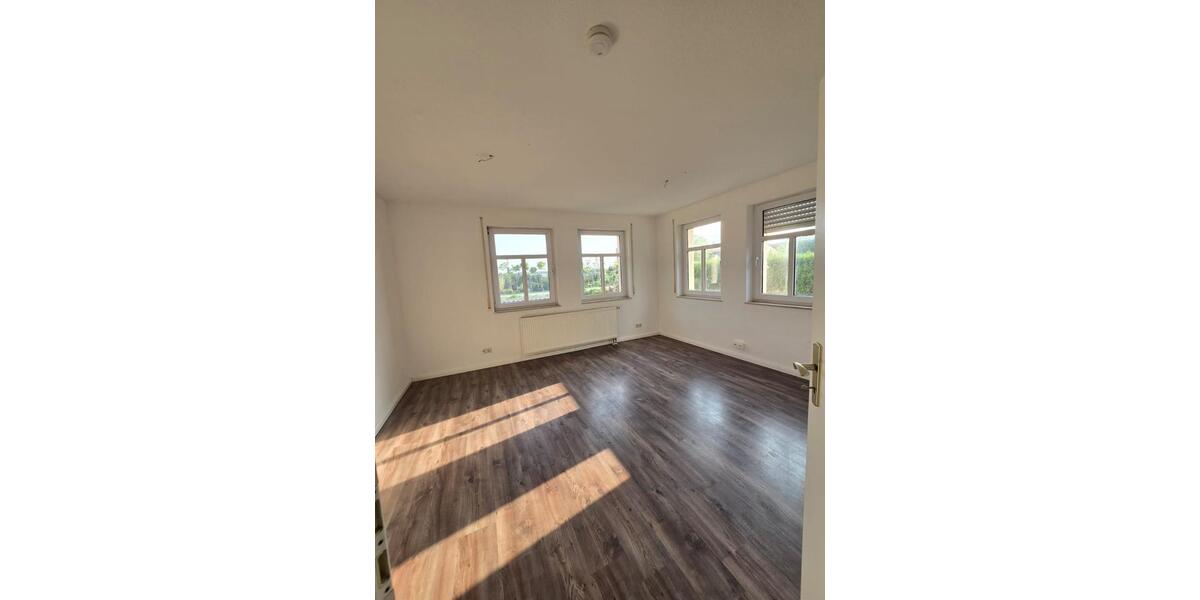 Erdgeschoßwohnung Falkensee - 5 Zimmer, 141 m&sup2;, 2.000&euro; | Angebot:24553142