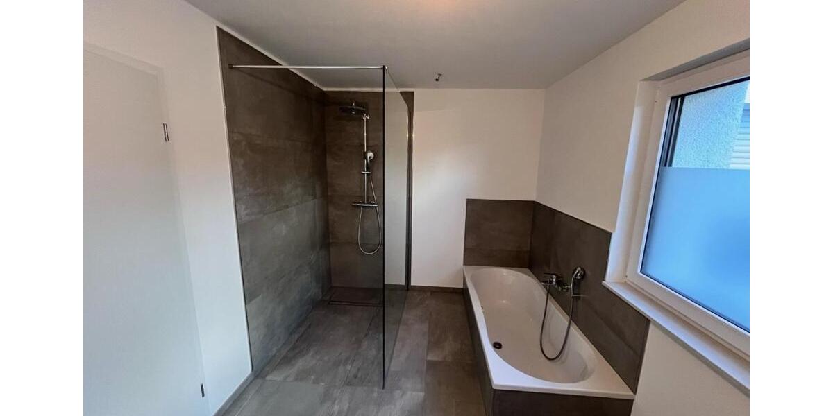 Erdgeschoßwohnung Schloß Holte-Stukenbrock Stukenbrock - 3 Zimmer, 138 m&sup2;, 1.380&euro; | Angebot:26249905