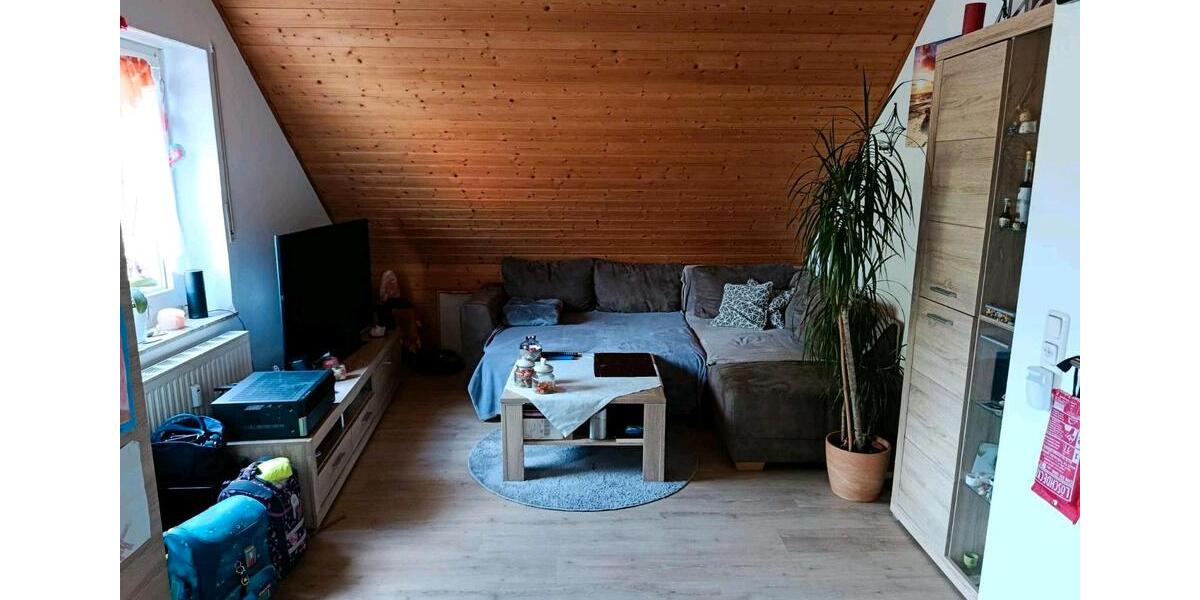 Dachgeschoßwohnung Wahrenholz - 3 Zimmer, 65 m&sup2;, 590&euro; | Angebot:26477625