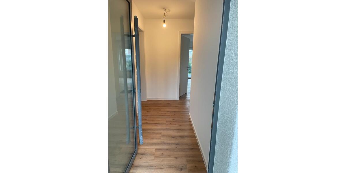 Erdgeschoßwohnung Kreuztal - 2 Zimmer, 76 m&sup2;, 998&euro; | Angebot:22931092