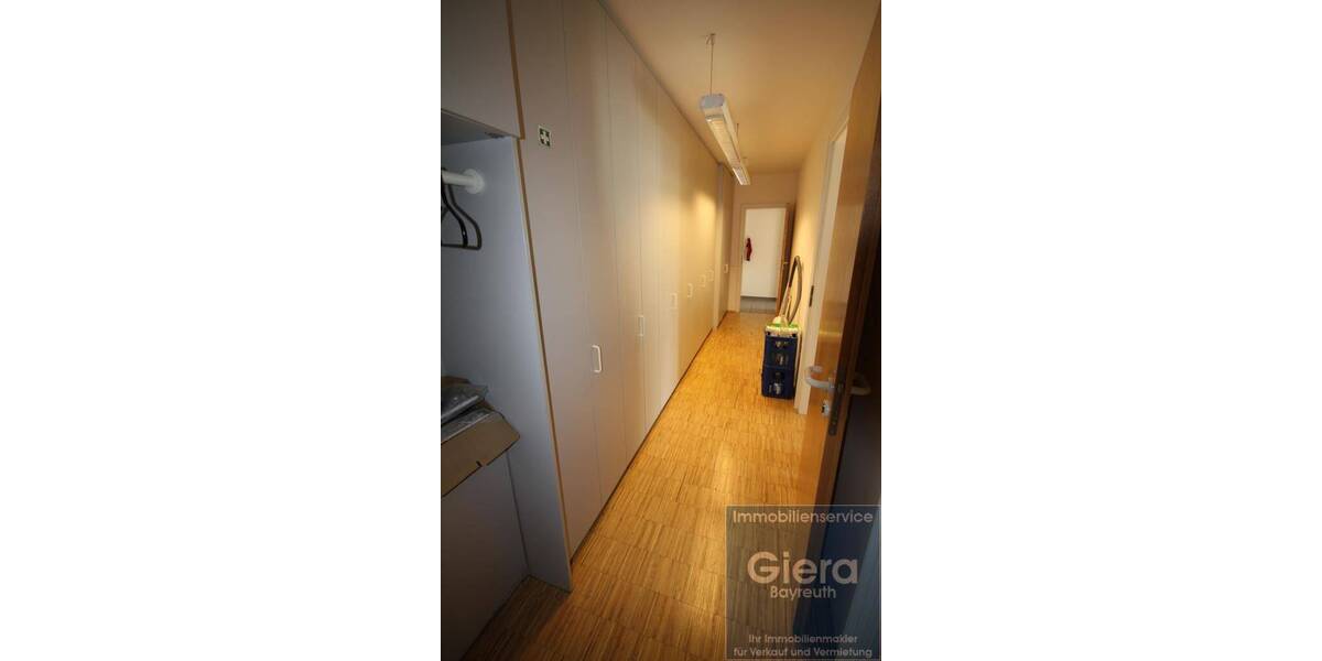 Gewerbeobjekt Warmensteinach - 5 Zimmer, 135 m&sup2;, 945&euro; | Angebot:24024973