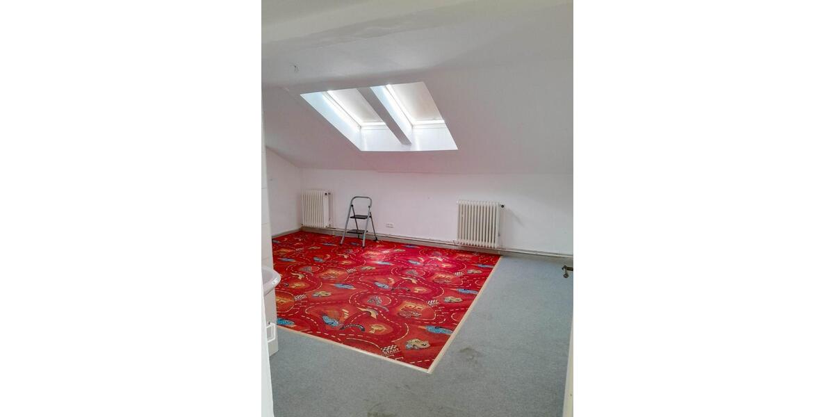 Dachgeschoßwohnung Schöningen - 6 Zimmer, 150 m&sup2;, 750&euro; | Angebot:25961083