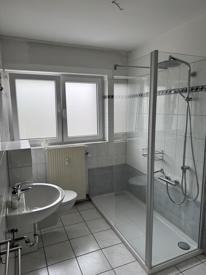 Helle 3 Zimmer großzügig geschnitten Wohnung in Schmachtdendorf zimmer