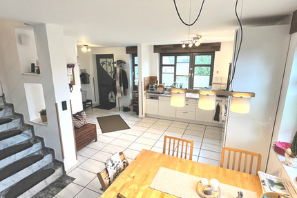 Helle, stadtnahe Wohnung mit Balkon, Keller, Stellplatz und EBK 3 zimmer