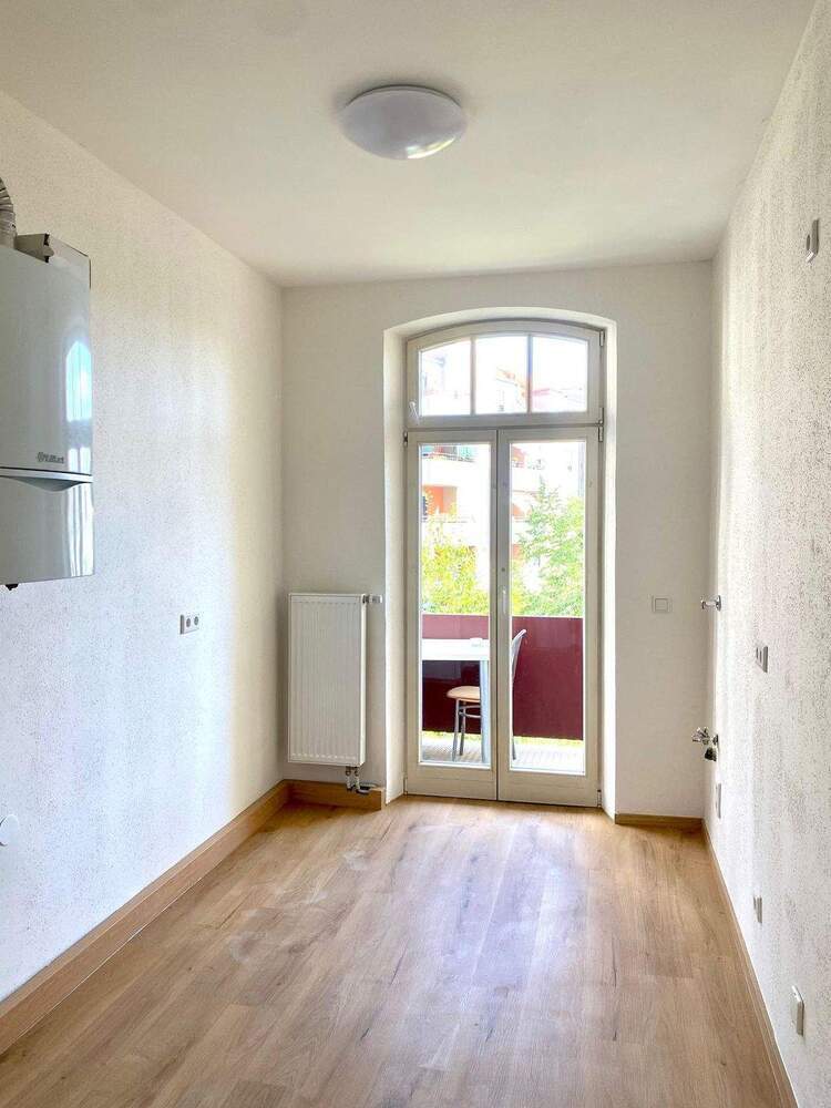 Renovierte JugendstilWohnung mit Süd-Balkon in ruhiger Anwohnerstraße