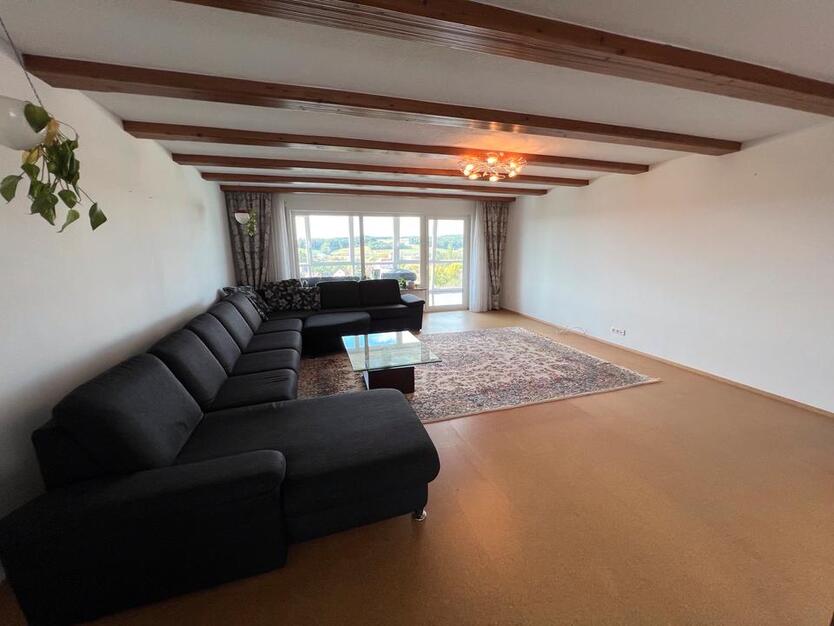 Großzügige 160m² 3-Zimmer Wohnung mit Wintergarten & Extra-Büro