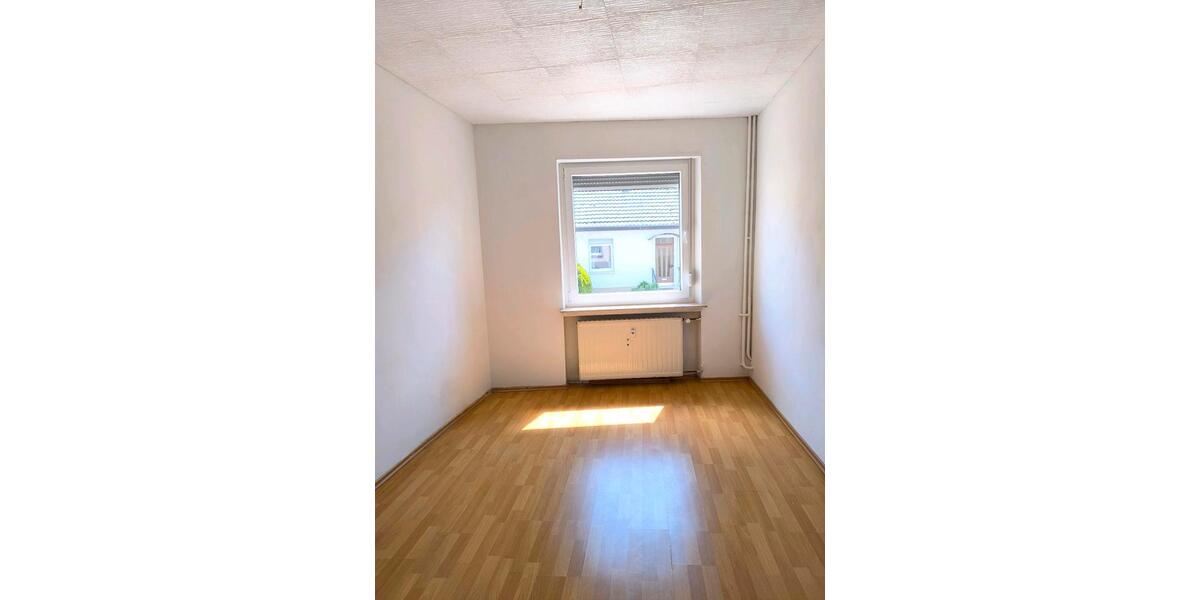 Erdgeschoßwohnung Saarbrücken West - 3 Zimmer, 75 m&sup2;, 600&euro; | Angebot:26517519