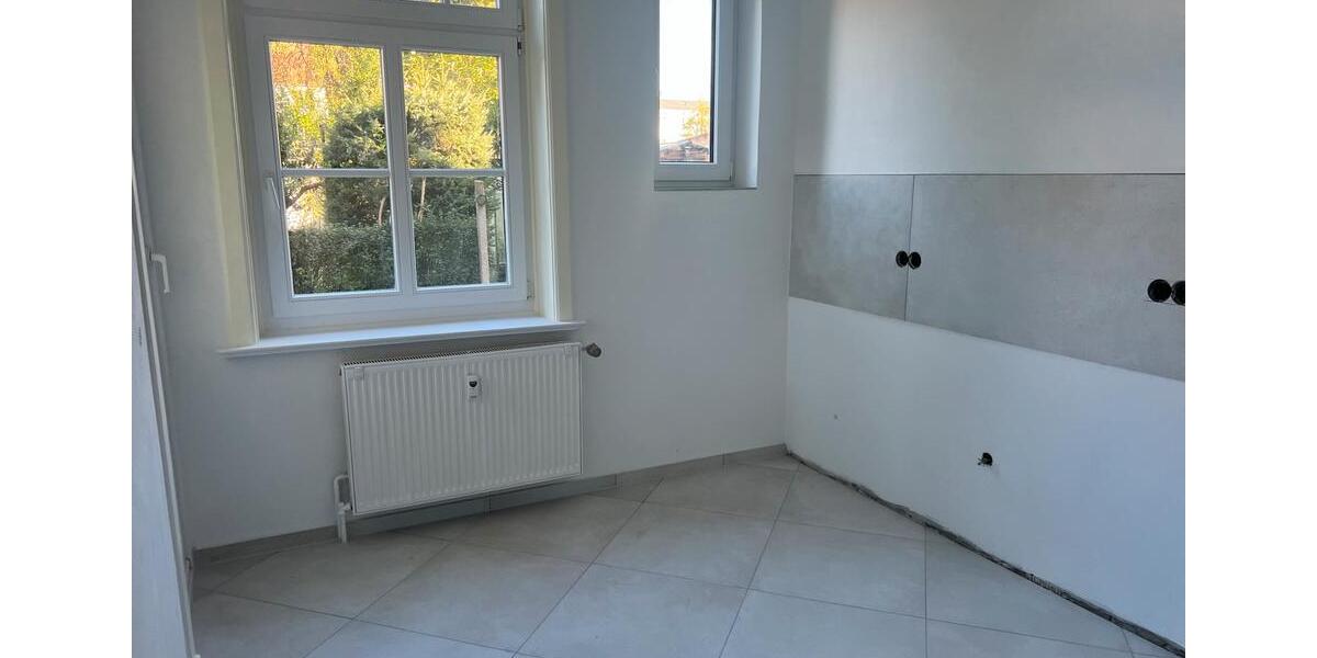 Etagenwohnung Güstrow - 4 Zimmer, 100 m&sup2;, 1.000&euro; | Angebot:25850147