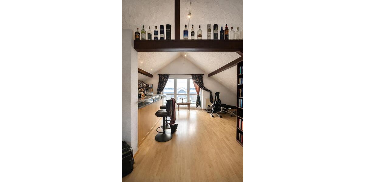 Dachgeschoßwohnung Homburg - 2 Zimmer, 75 m&sup2;, 700&euro; | Angebot:25082370