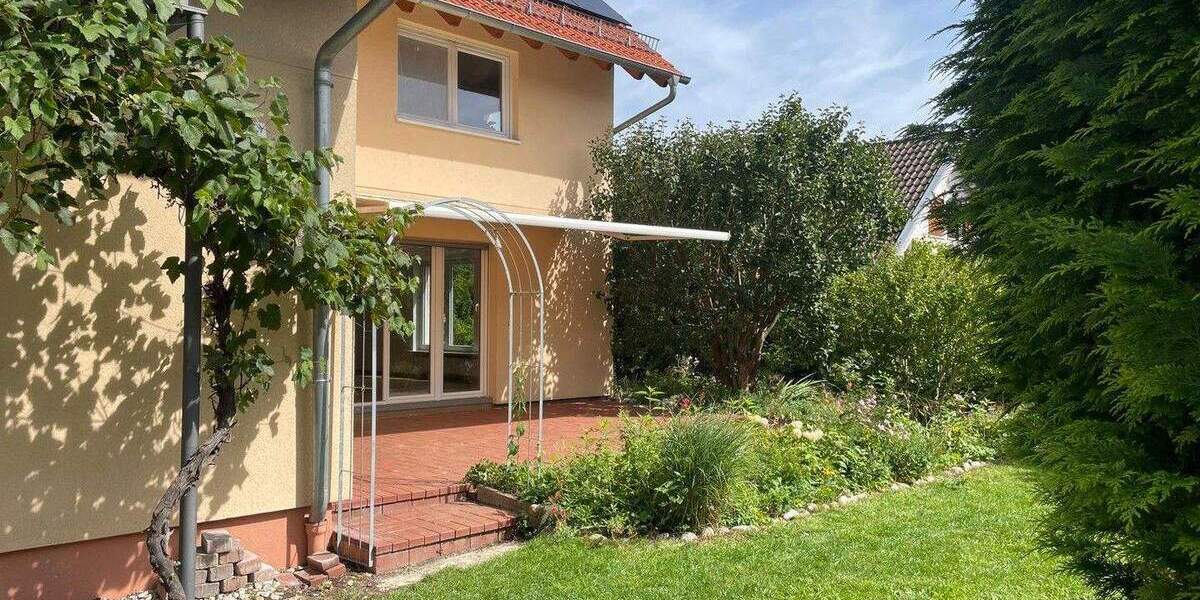 Gartenwohnung, frisch renoviert mit neuer Heiztechnik, 4+2 Zimmer 6 zimmer