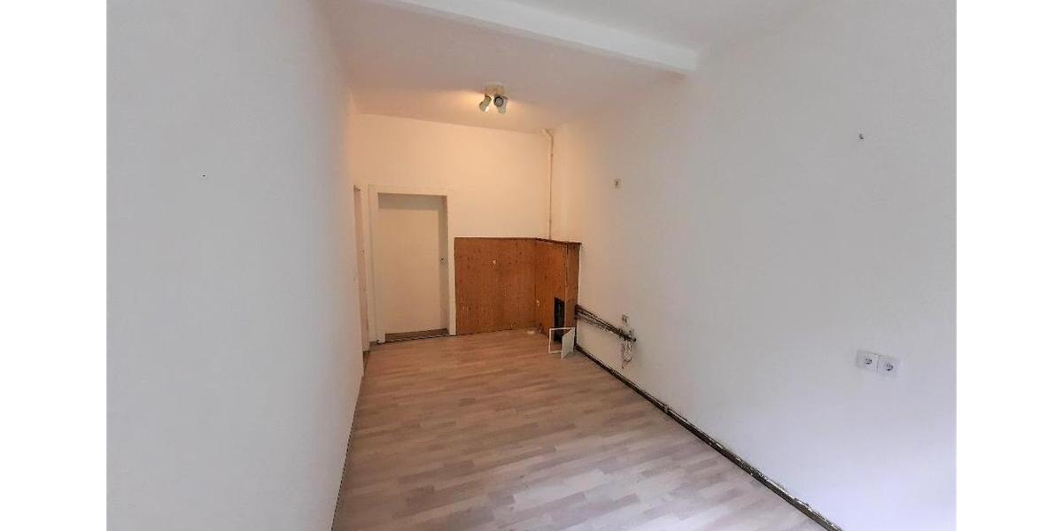 Etagenwohnung Reichenbach im Vogtland - 4 Zimmer, 84 m&sup2;, 300&euro; | Angebot:26566347