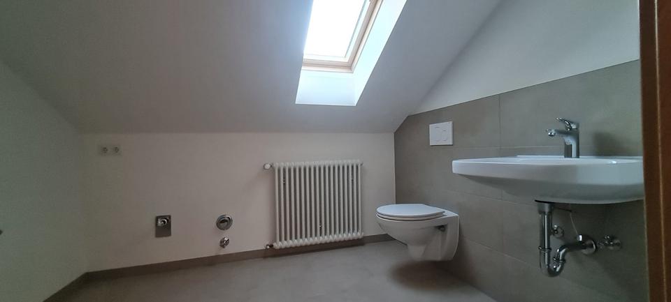 Dachgeschoßwohnung Arnstorf - 3.5 Zimmer, 80 m&sup2;, 670&euro; | Angebot:24592807