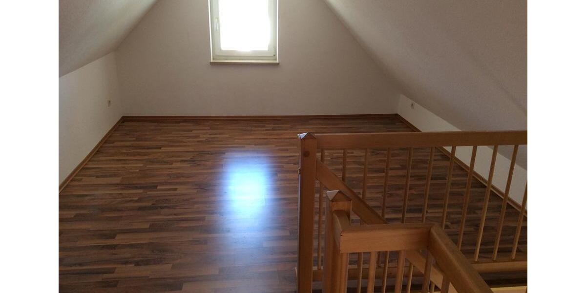 Dachgeschoßwohnung Nördlingen - 3 Zimmer, 90 m&sup2;, 750&euro; | Angebot:26234769