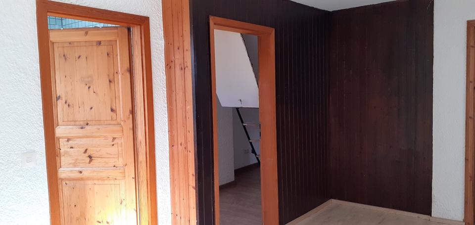 Dachgeschoßwohnung Mainz Ebersheim - 3 Zimmer, 70 m&sup2;, 850&euro; | Angebot:26561111