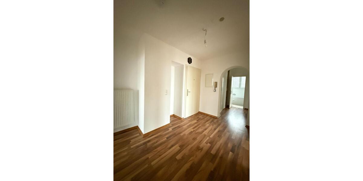 Dachgeschoßwohnung Wiesbaden Klarenthal - 3 Zimmer, 82 m&sup2;, 1.270&euro; | Angebot:25873637