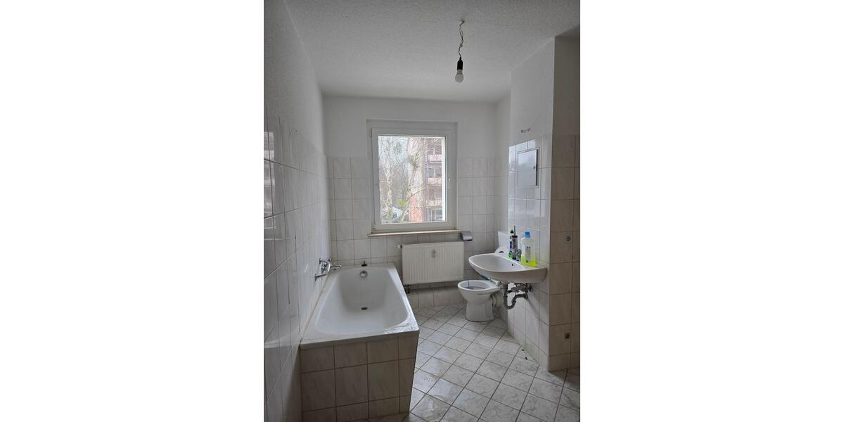 Frisch renovierte 4 -Raumwohnung mit Balkon + Aufzug + Tageslichtbad 4 zimmer