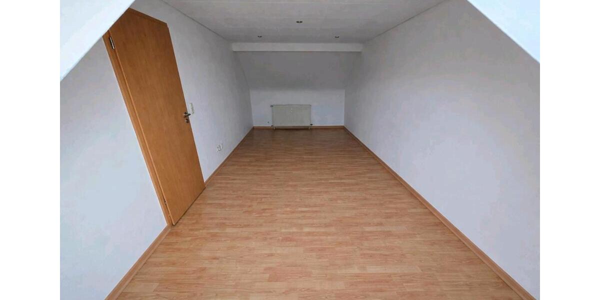 Dachgeschoßwohnung Schiffweiler - 2 Zimmer, 85 m&sup2;, 650&euro; | Angebot:26545567