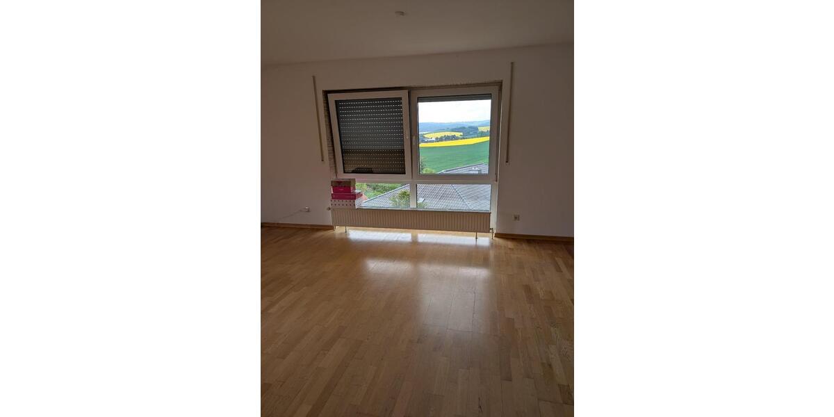 Dachgeschoßwohnung Delligsen - 3 Zimmer, 88 m&sup2;, 440&euro; | Angebot:26537974