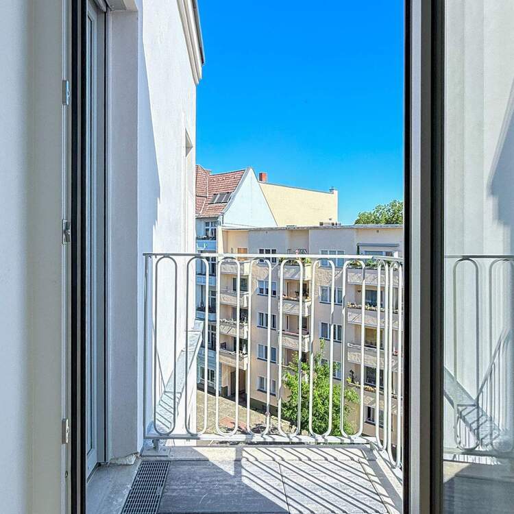 Schlau und effizient geschnittene Wohnung - Bodentiefe Fenster, viel Licht und mitten in der Stadt 2 zimmer