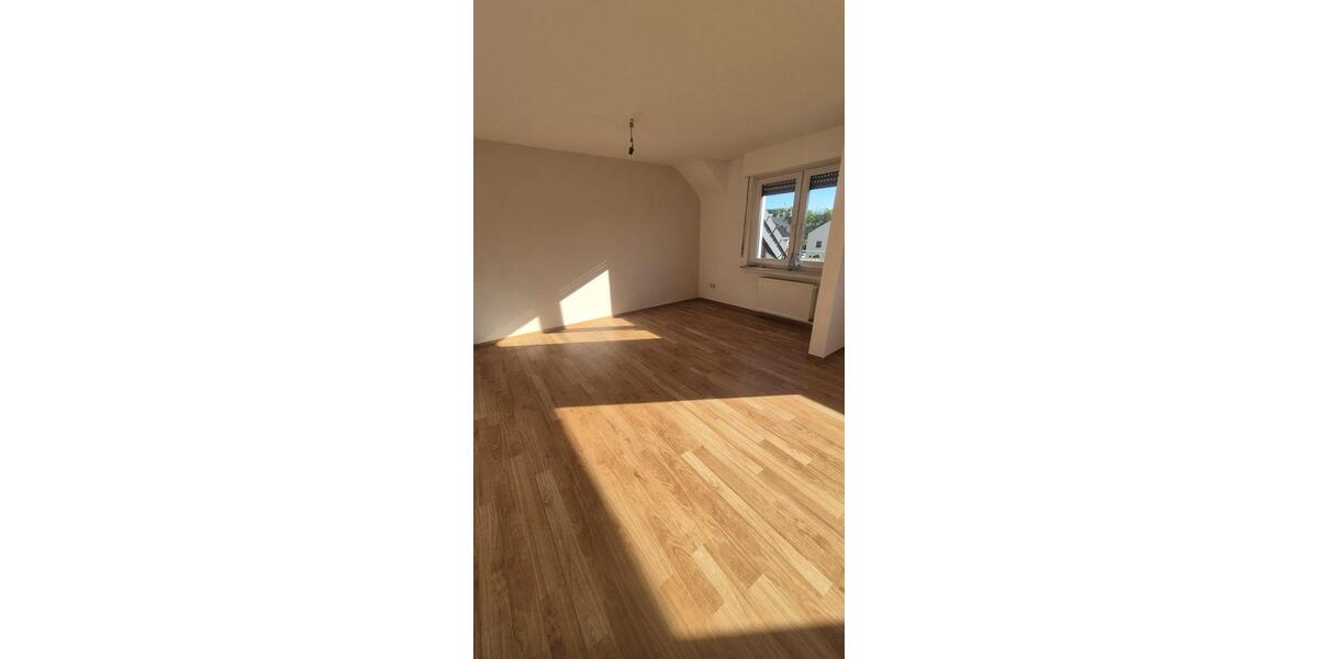 Dachgeschoßwohnung Neuwied - 3 Zimmer, 82 m&sup2;, 757&euro; | Angebot:26620367
