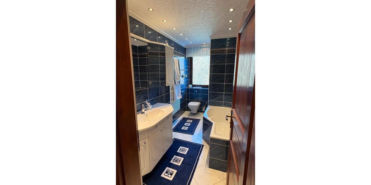 Etagenwohnung Hohenroth - 2 Zimmer, 70 m&sup2;, 1.300&euro; | Angebot:25784360