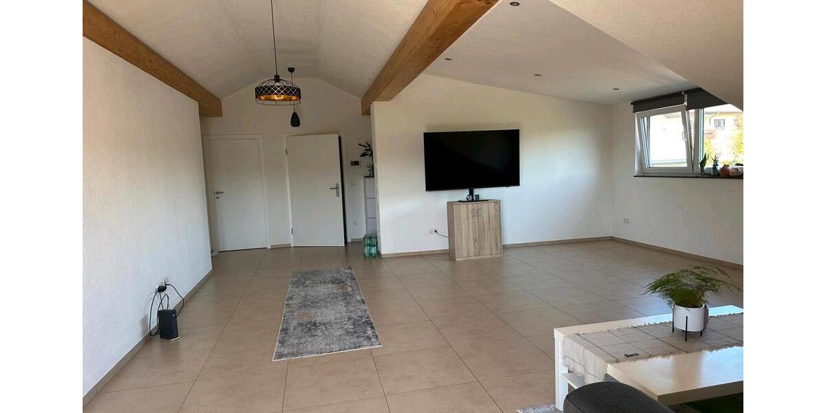 Dachgeschoßwohnung Knittlingen - 2 Zimmer, 90 m&sup2;, 1.050&euro; | Angebot:26221318