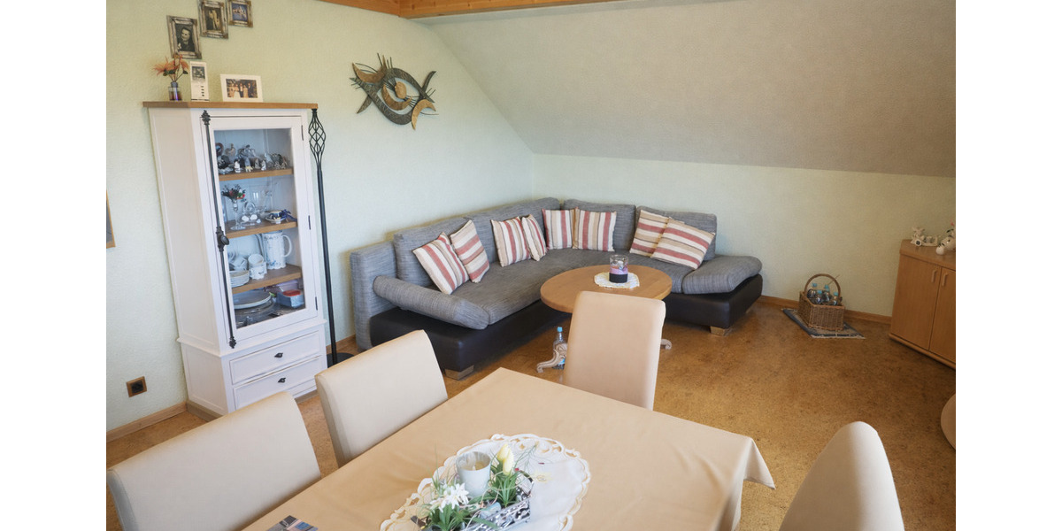 Dachgeschoßwohnung Dieblich - 4 Zimmer, 120 m&sup2;, 890&euro; | Angebot:25942877