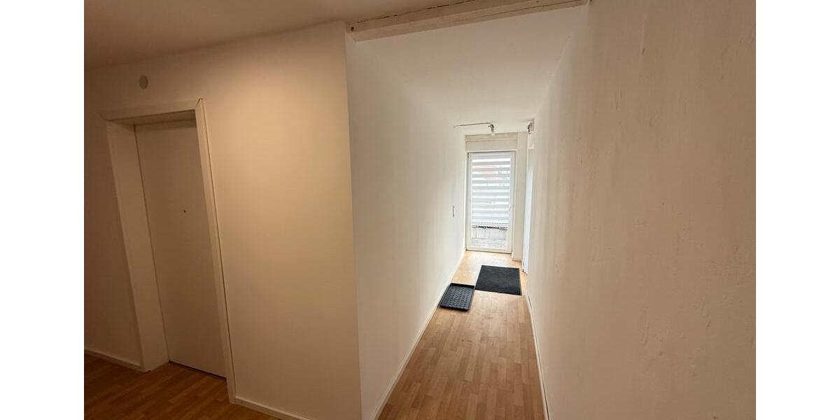 Etagenwohnung Langquaid - 4 Zimmer, 23 m&sup2;, 350&euro; | Angebot:24663290