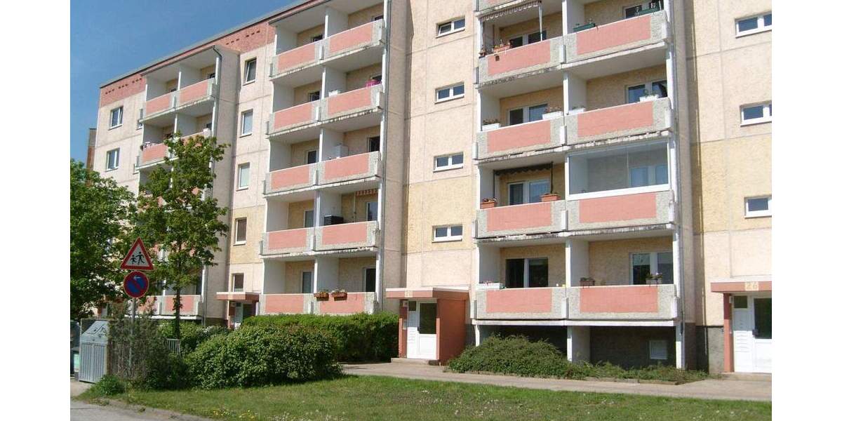 Etagenwohnung Neubrandenburg Reitbahnviertel - 3 Zimmer, 62 m&sup2;, 294&euro; | Angebot:25898309