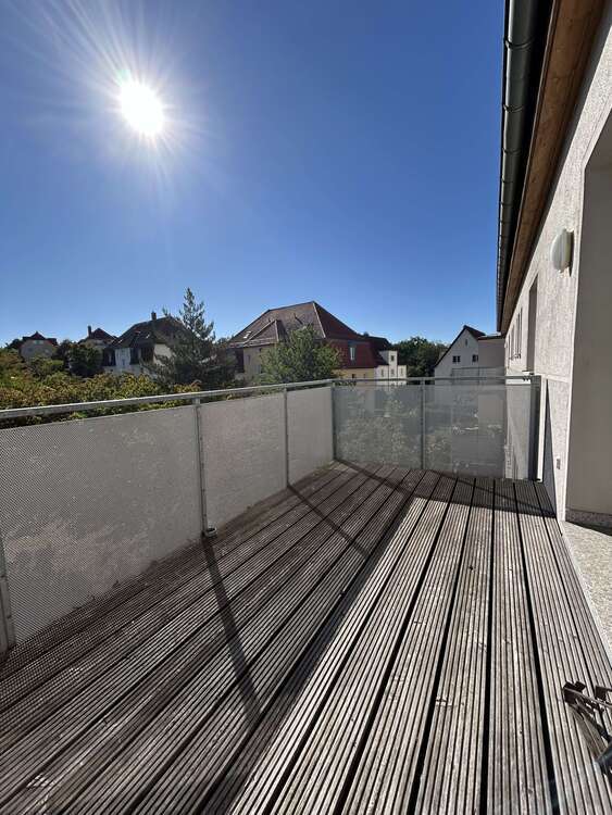 Wohnung zum Mieten in Zwickau 824 € 103 m²