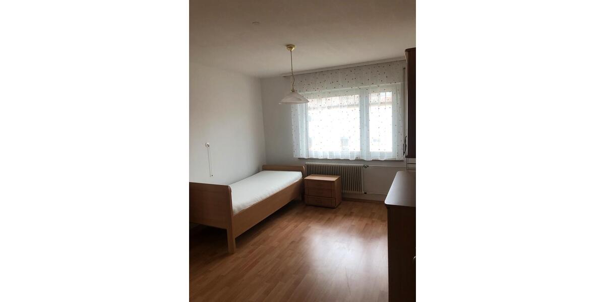 Wohnen auf Zeit Friedrichshafen Ailingen - 5 Zimmer, 12 m&sup2;, 430&euro; | Angebot:25100811