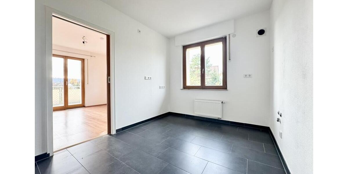 3-Zimmer-Wohnung plus separatem Esszimmer und 2 Balkonen in Oberstenfeld 4 zimmer