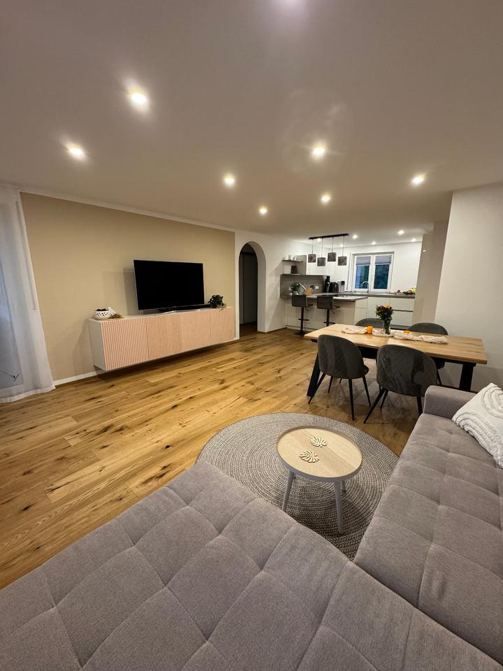 Modernisierte 4-Zimmer Wohnung mit Wintergarten