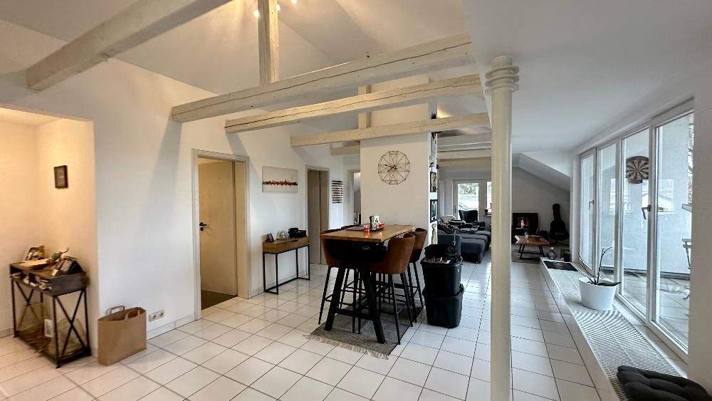 Etagenwohnung Böblingen - 3 Zimmer, 95 m&sup2;, 2.100&euro; | Angebot:24990770